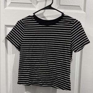 Old Navy Black and White Striped Short Sleeve Tee